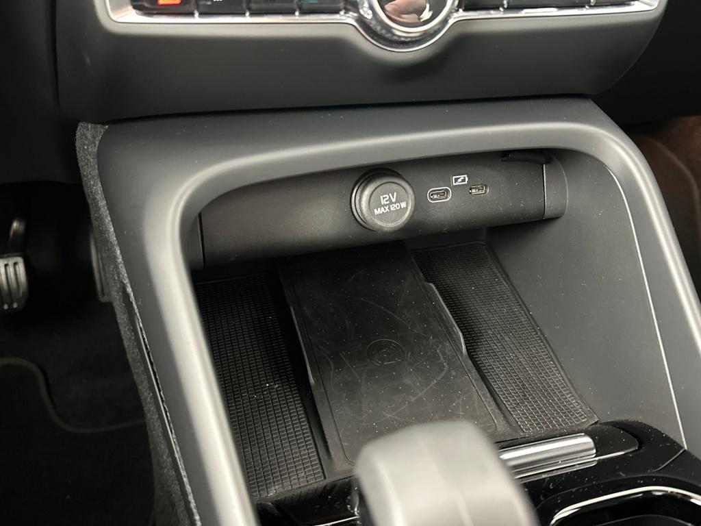 Volvo XC40 single motor ultimate 70kwh| pano| 360camera| adap.cruise|