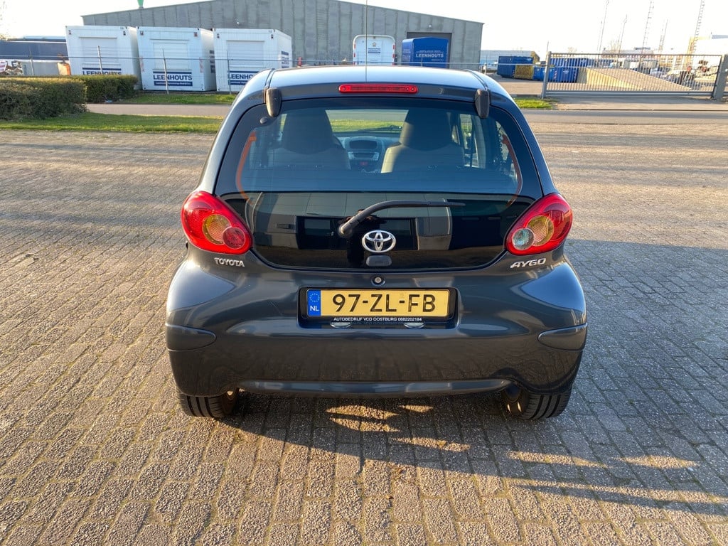 Toyota Aygo 1.0-12v >5deurs, airco, maar 84532km!<
