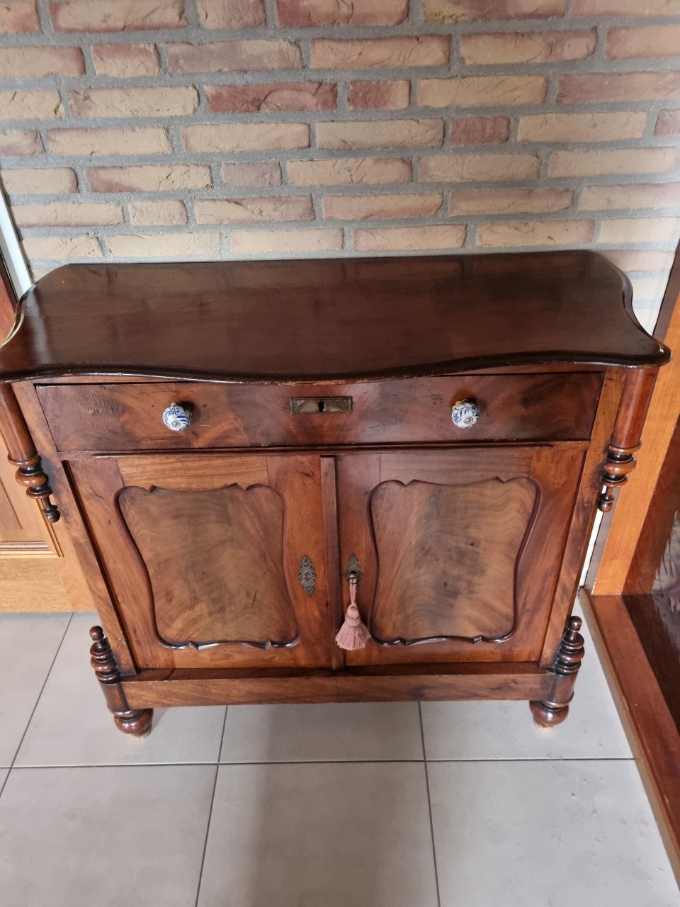 Antiek kastje