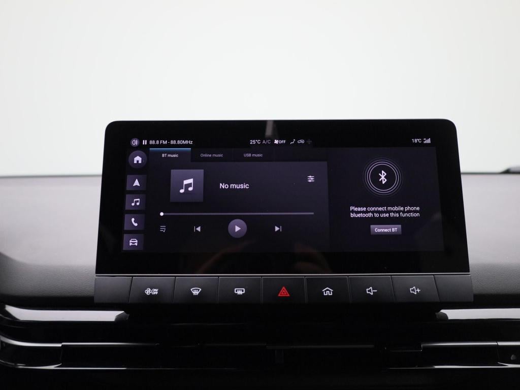 MG Mg4 64 kwh luxury | automaat | navigatie | climate control | apple carpl