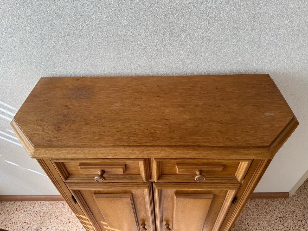Prachtig gepatineerd licht eiken schoenenkastje