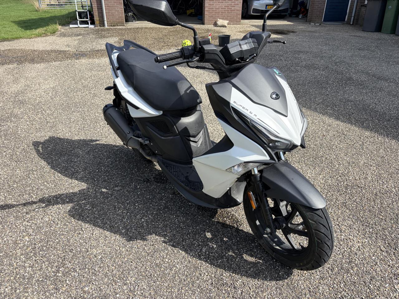 Kymco scooter Super 8 50