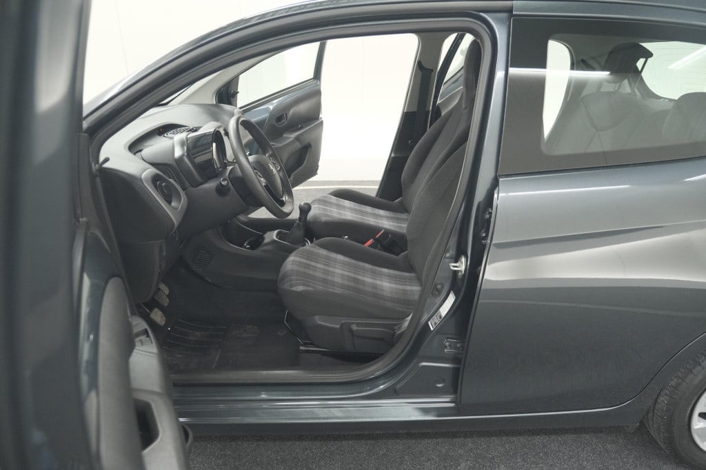 Peugeot 108 1.0 e-vti active | apple carplay | bluetooth | elektrische rame