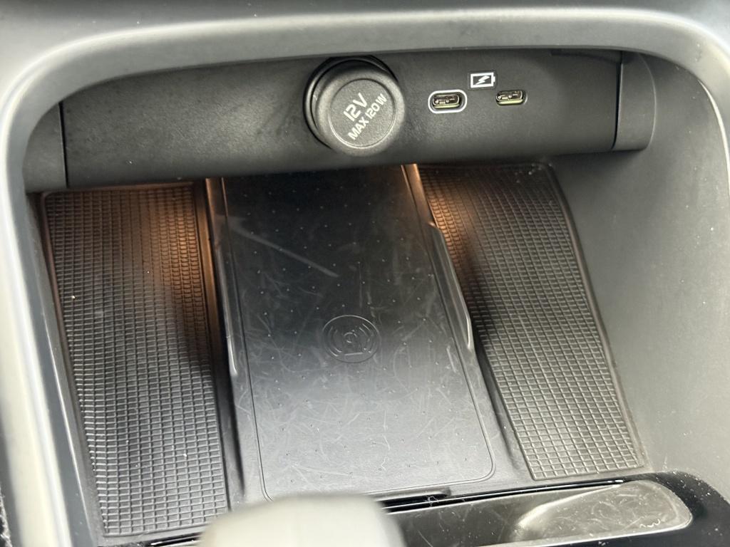 Volvo XC40 b4 197pk plus dark |adap.cruise| trekhaak | camera| elektrische