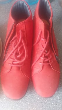 Rode leren damesschoenen