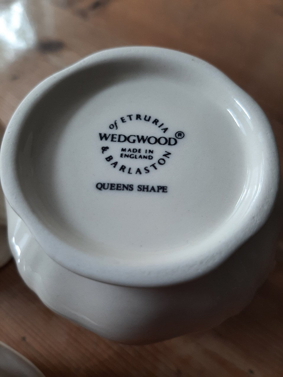 WEDGWOOD  QUEENS  SHAPE - MELKKAN EN SUIKERPOT