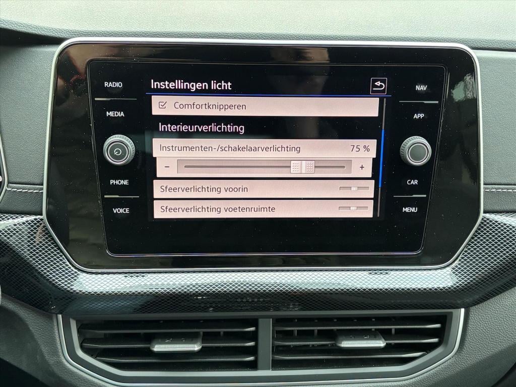 Volkswagen T-cross 1.0 tsi 116pk dsg-7 r-line| navi|led strip| app connect|