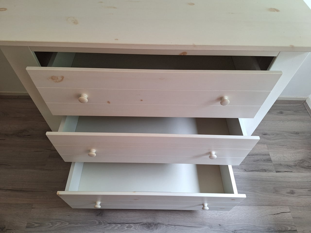Babykamer commode en kast