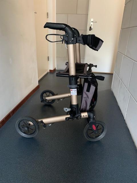 TE KOOP Lichtgewicht Rollator Merk Wheelzehead