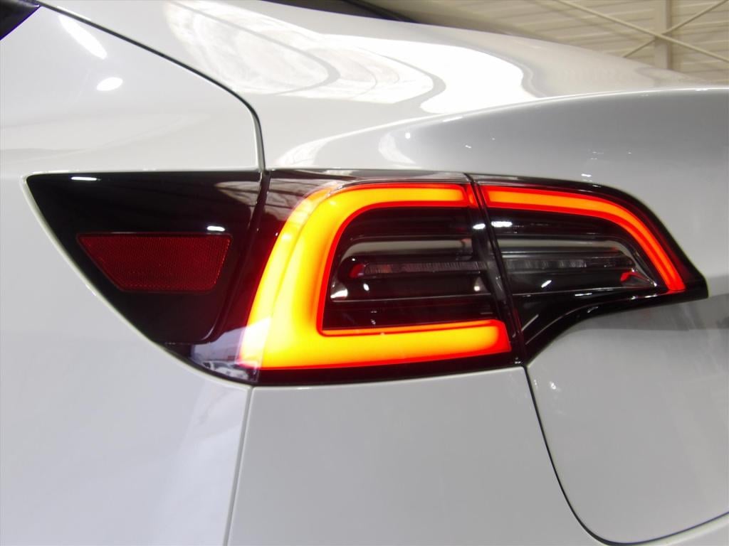 Tesla Model 3 standard 60 kwh plus rwd