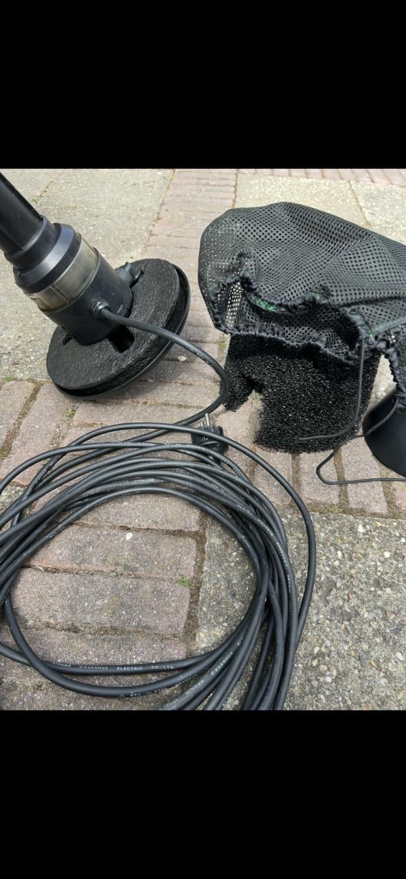 Te koop velda floating drijvend vijverfilter en 2500 lpu zuinige pomp