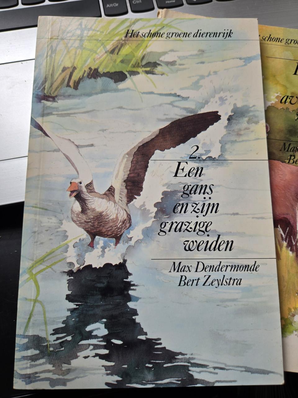 Drie deeltjes uit de boekenreeks "Het schone groene dierenrijk"