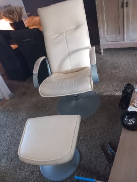 Gratis afhalen lederen relax stoel met hocker