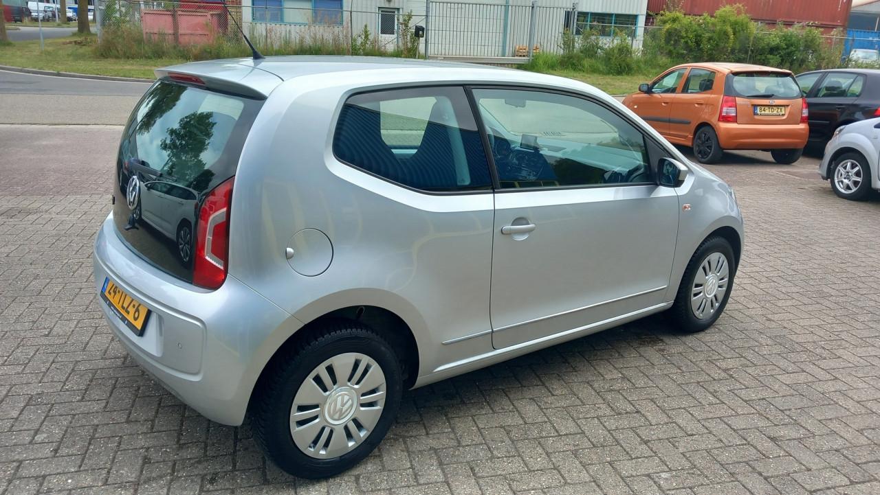 Volkswagen 1.0 Move Up! 3drs bj:2012 airco-navigatie i.z.g.st