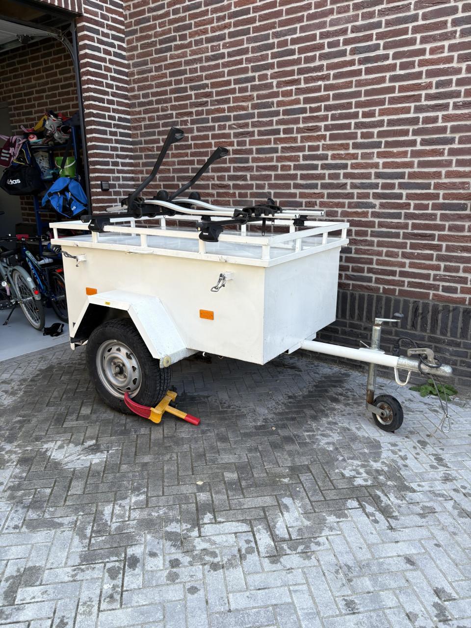 Bagagekar/aanhangwagen afgesloten, grote banden