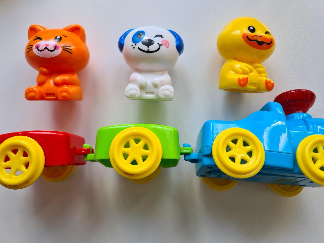 Playgo Pet Express treintje met drie afneembare dierenfiguren.