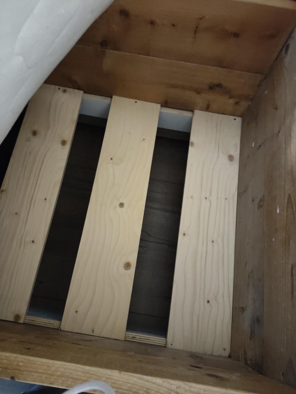 Peuterbed steigerhout