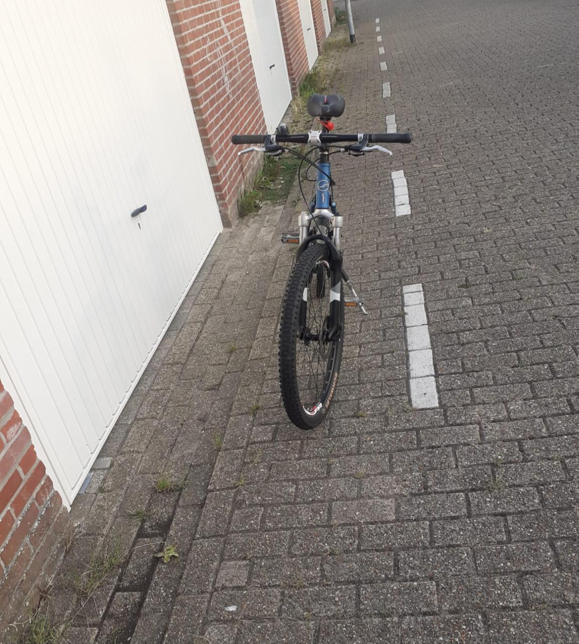 Giant Full Suspension MTB 18-Speed Schijfremmen 26 inch/ Framehoogte 56 cm