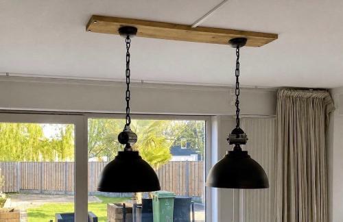 2x industriele hanglampen