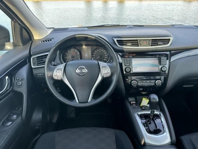 Nissan Qashqai 1.2 connect edition automaat pano camera clima cruise