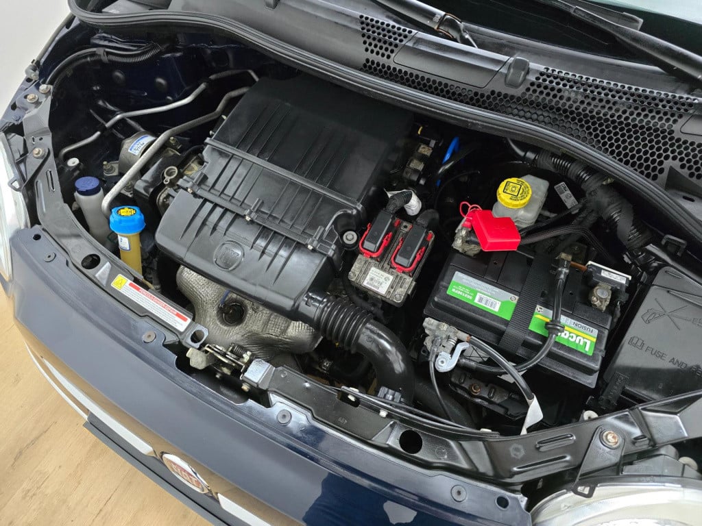 Fiat 500 1.2 lounge | pano | airco | lm velgen | 4-cilinder! | luxe uitvoer