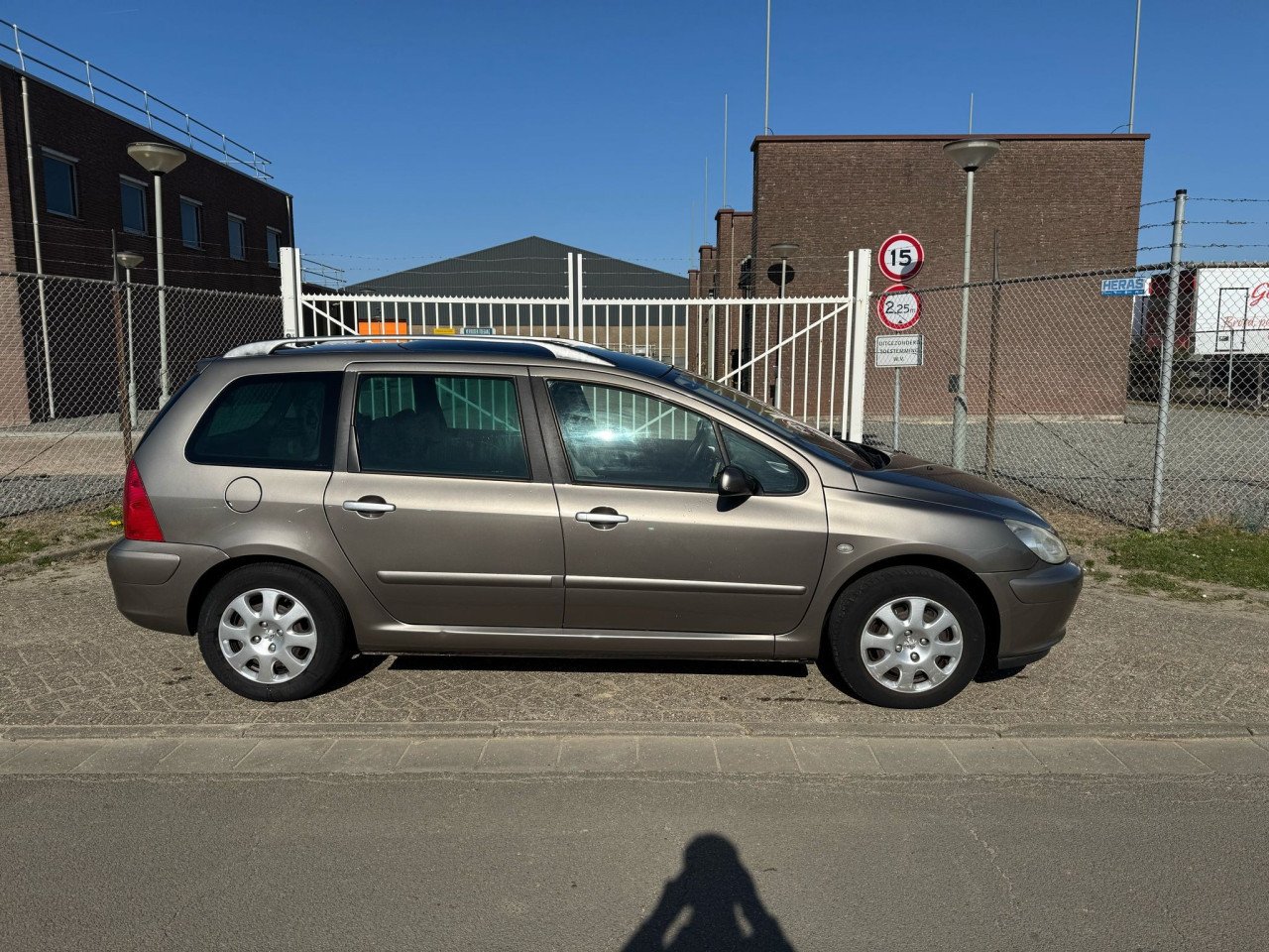 Peugeot 307 bj 2003 1400 euro