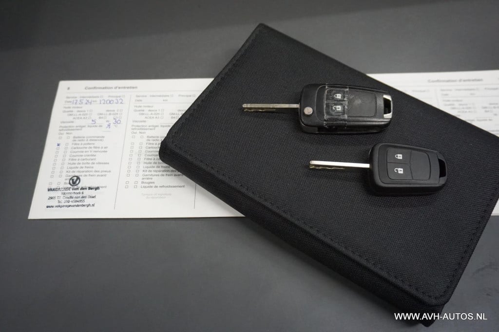Opel Astra sports tourer 1.4 turbo sport +