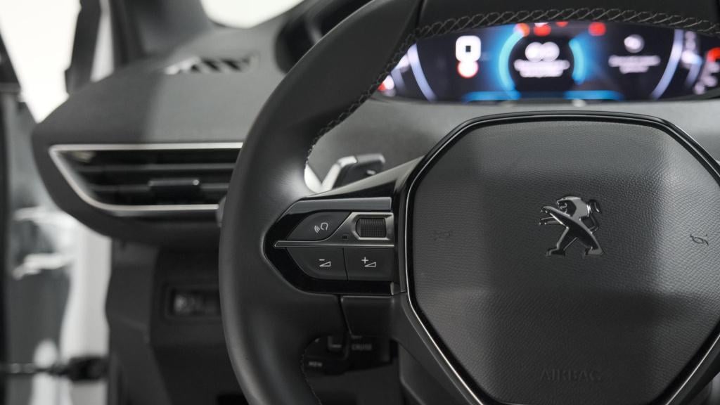 Peugeot 5008 puretech 130 eat8 allure pack business | trekhaak | elektronis