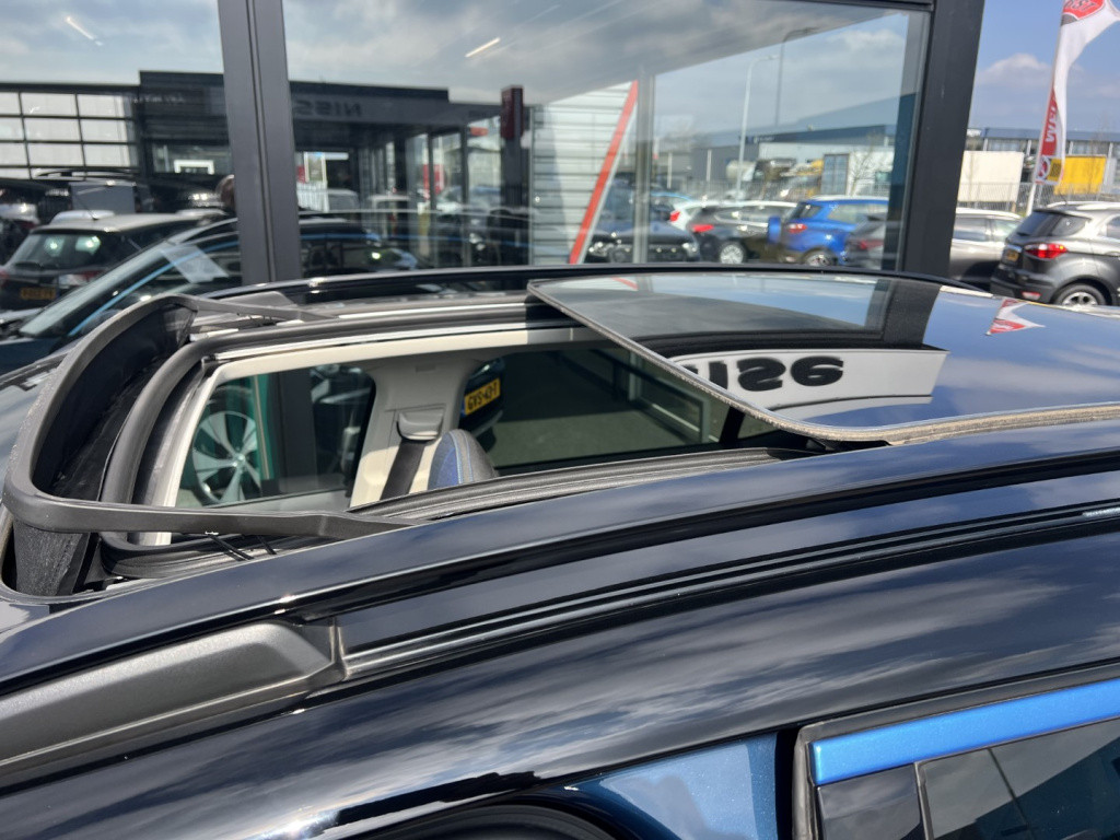 Lynk & Co 01 1.5 261pk plug in hybrid , panodak , 360 camera