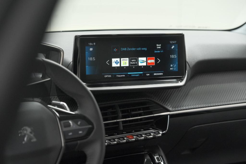 Peugeot 208 puretech 100 eat8 allure pack | camera | navigatie | apple carp