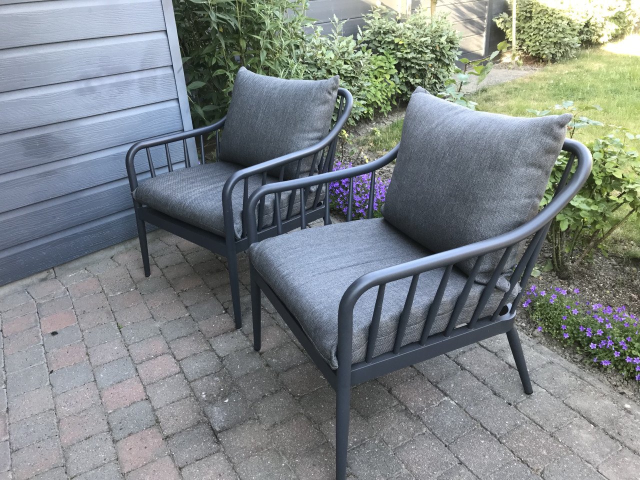 Te koop : 2 lounge tuinstoelen