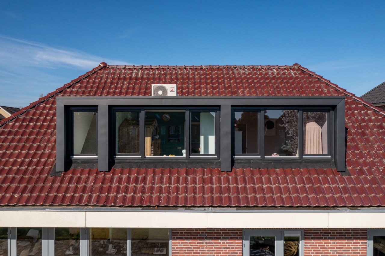Ook zo'n prachtige dakkapel of nokverhoging? email wim@dakkapeldirect.nl!