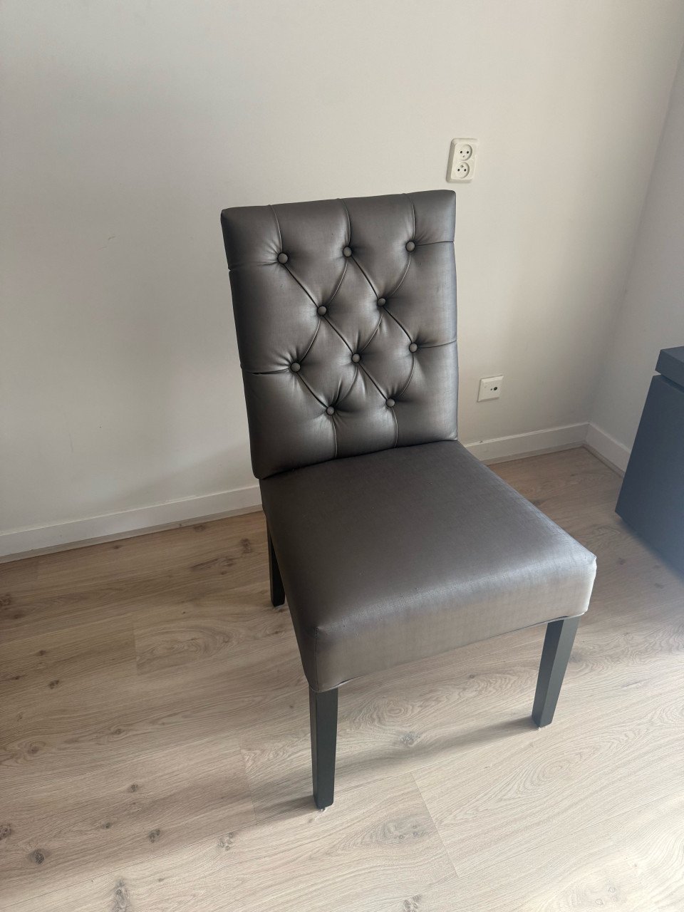 6 Luxe Eetkamerstoelen incl. 2 poeven