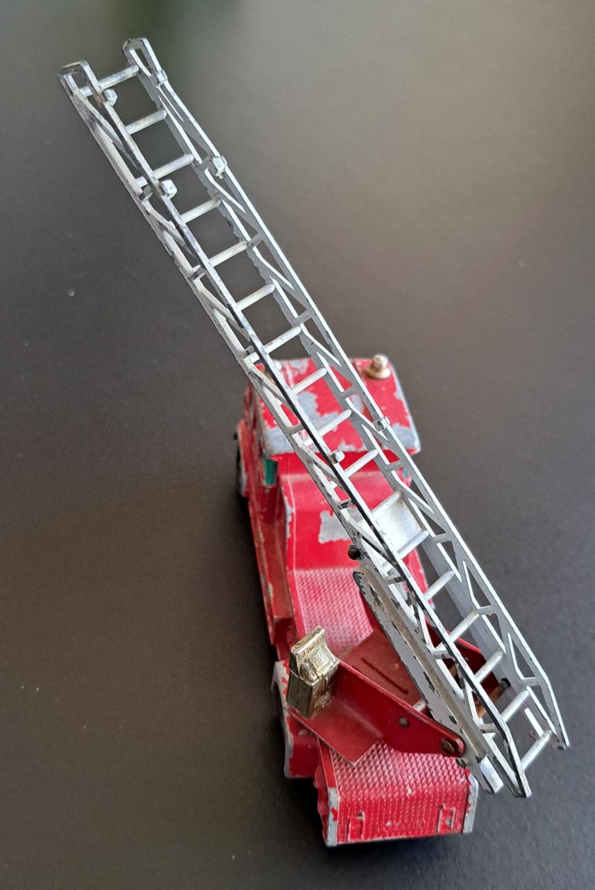 MATCHBOX KING SIZE nr. 15 - Merryweather brandweerwagen - 15 cm lang