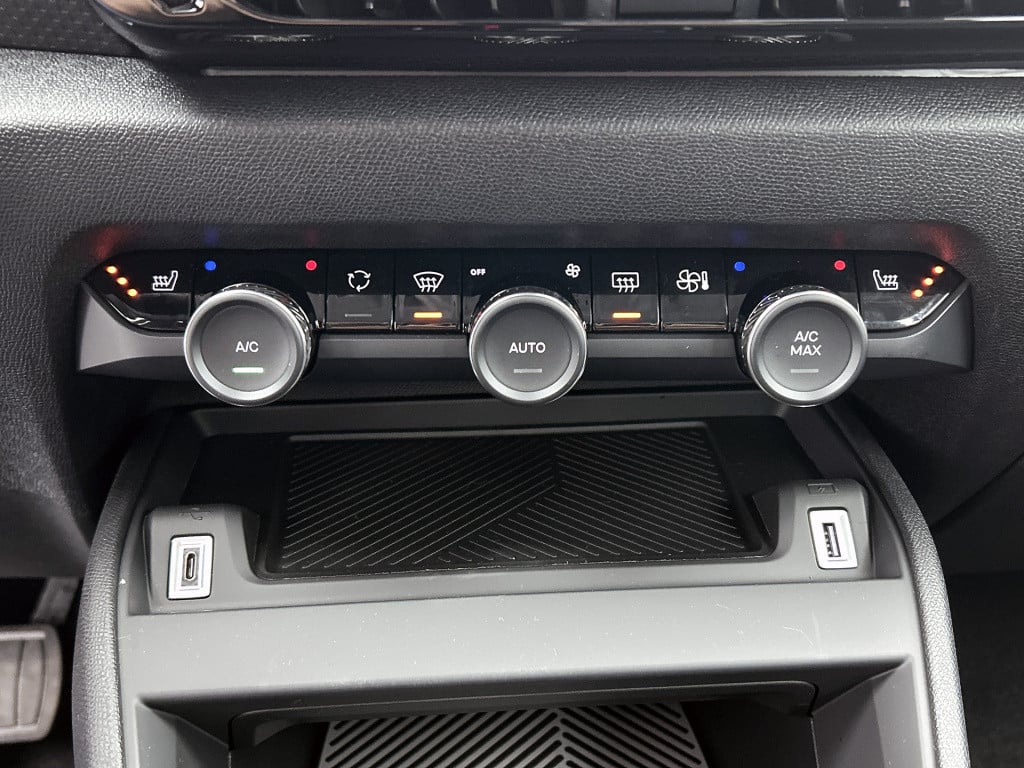 Citroen C4 hybrid 145pk automaat business private lease € 489,- pm - 48mnd 