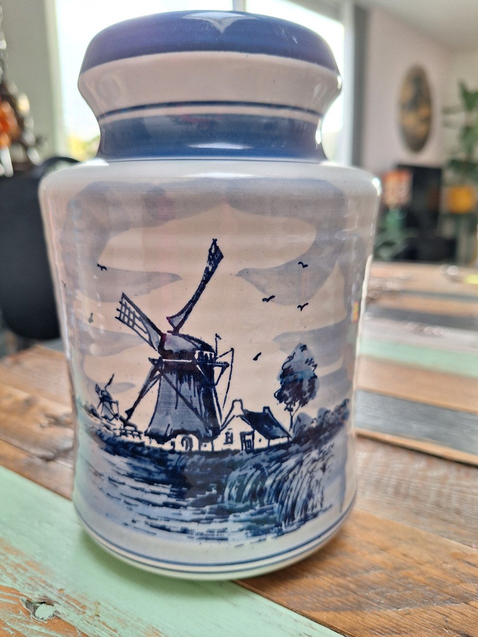 Handgeschilderde Delfts Holland vaas (nummer 492)
