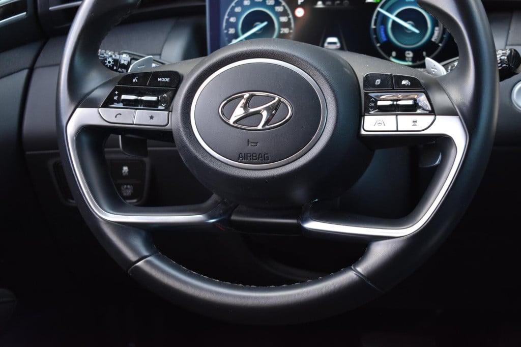 Hyundai Tucson Hybrid 1.6 t-gdi hev camera | stoelverwarming | dealer onder