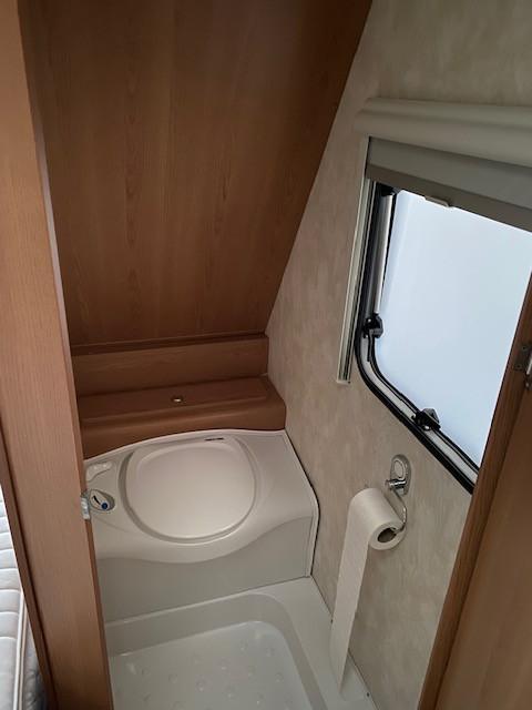 Kip Skyline 44 TDB 2007 recent BOVAG gekeurd en onderhoud