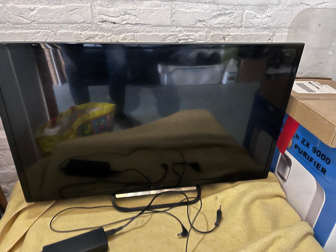 Sony LED TV, 34 inch