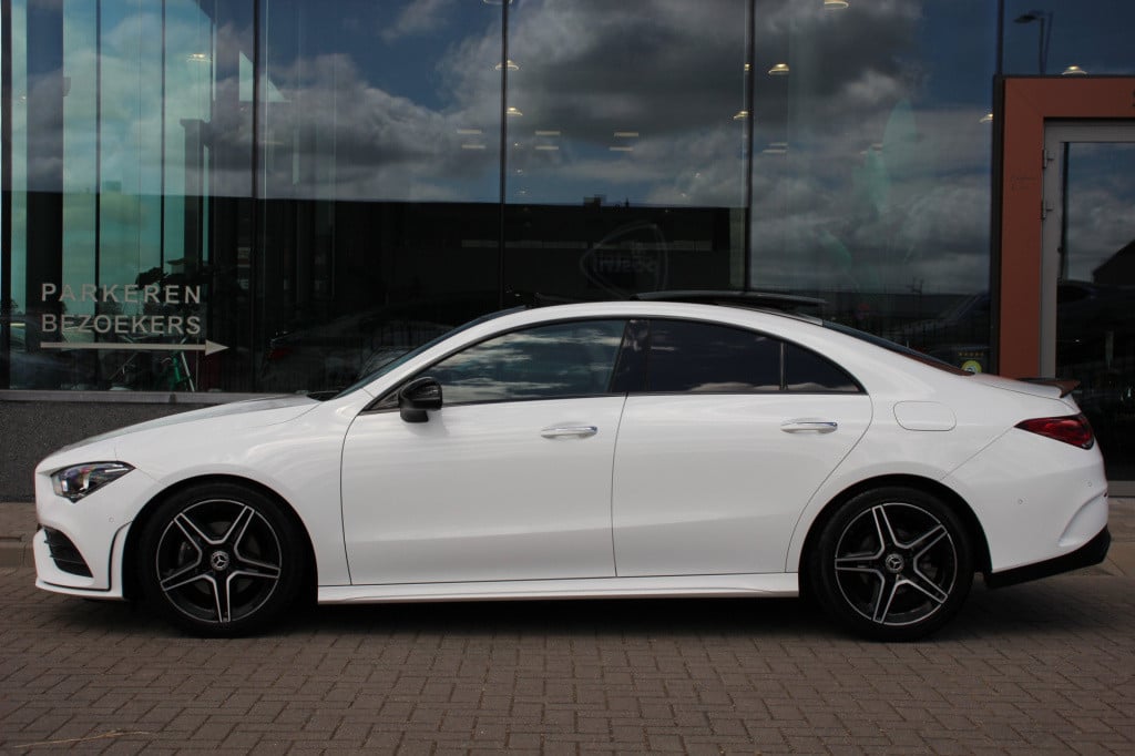 Mercedes-Benz Cla 180 amg | night pakket | pano | sfeerverlichting | camera