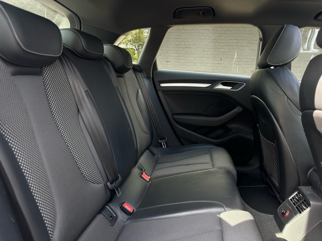 Audi A3 sportback 1.4 e-tron ambition plus // s-line // pano