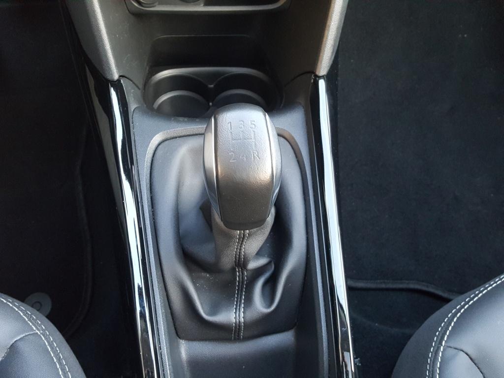 Peugeot 2008 1.2 puretech 110pk allure trekhaak | apple carplay & android a