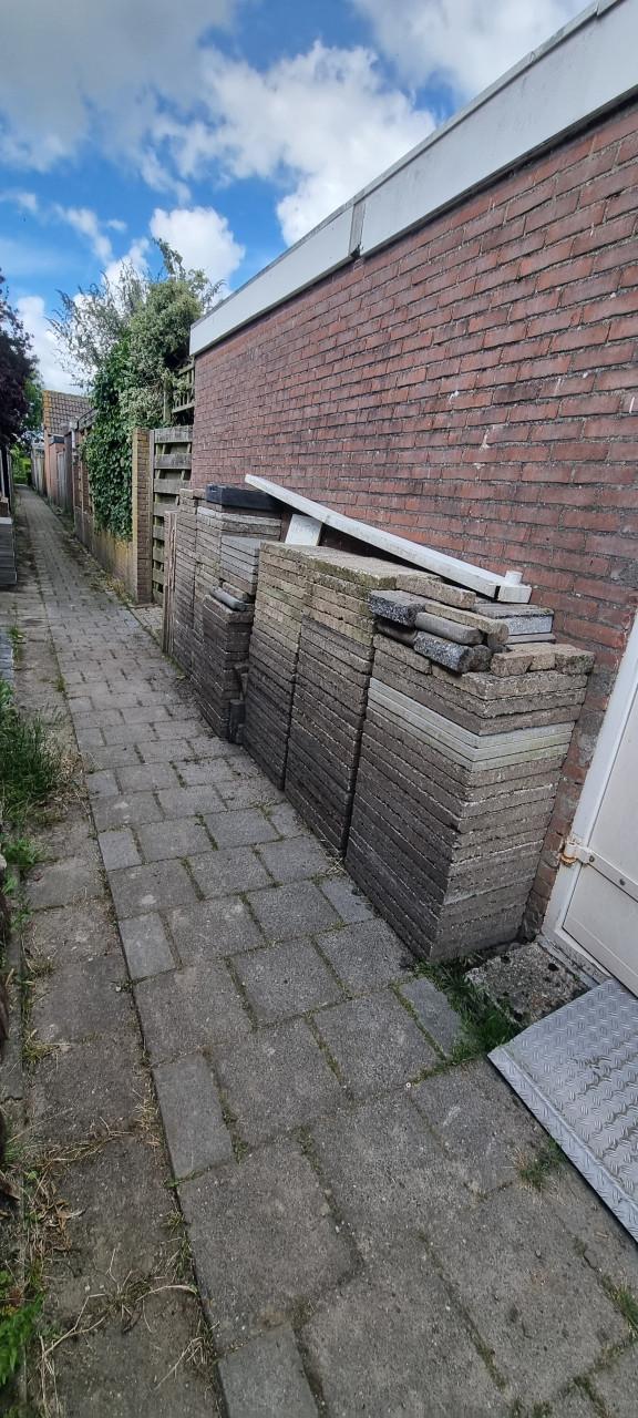 Gratis af te halen gewassen grindtegels