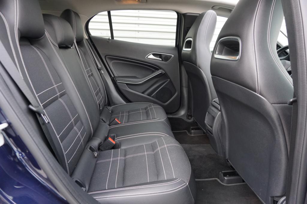 Mercedes-Benz Gla-klasse 180 ambition airco / navi / cruise / pano / parkee
