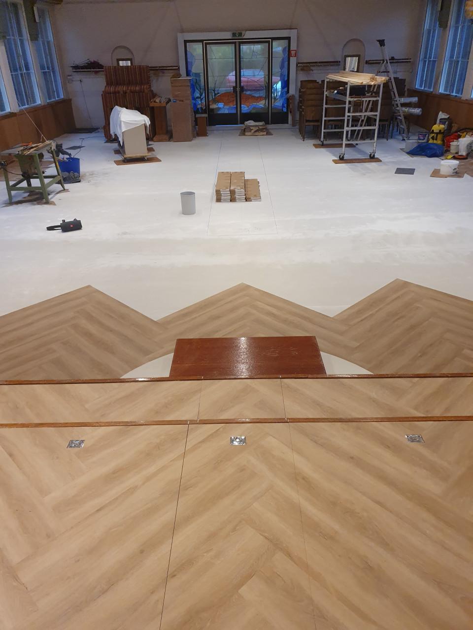 Laminaat/pvc laten leggen? Tegelen,stucadoor,schilder, timmerman