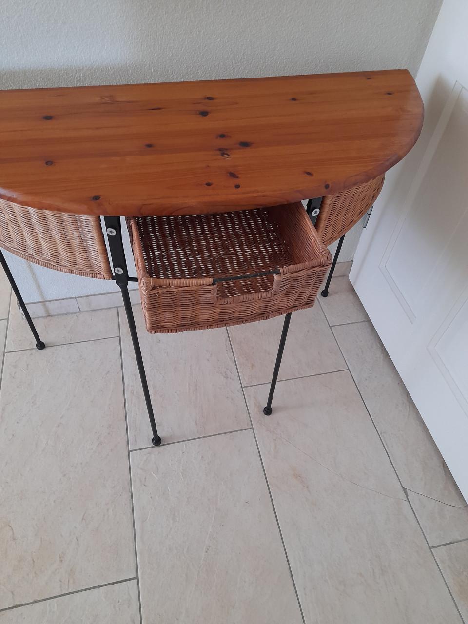 Side table  100 x 40 x 76H ( in goede staat)