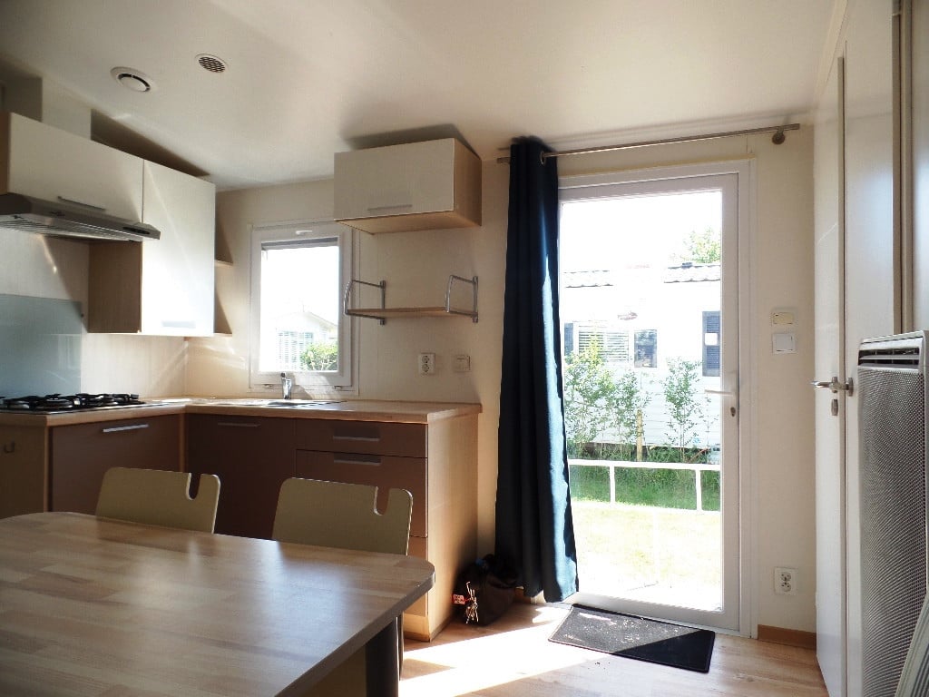 Keurig chalet met middenkamer op kavel camping nabij Grevelingenmeer