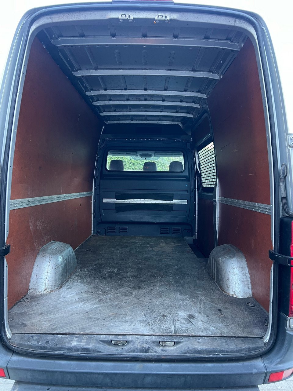 Volkswagen Crafter 28 2.5 TDI L2H2- 212.140Km