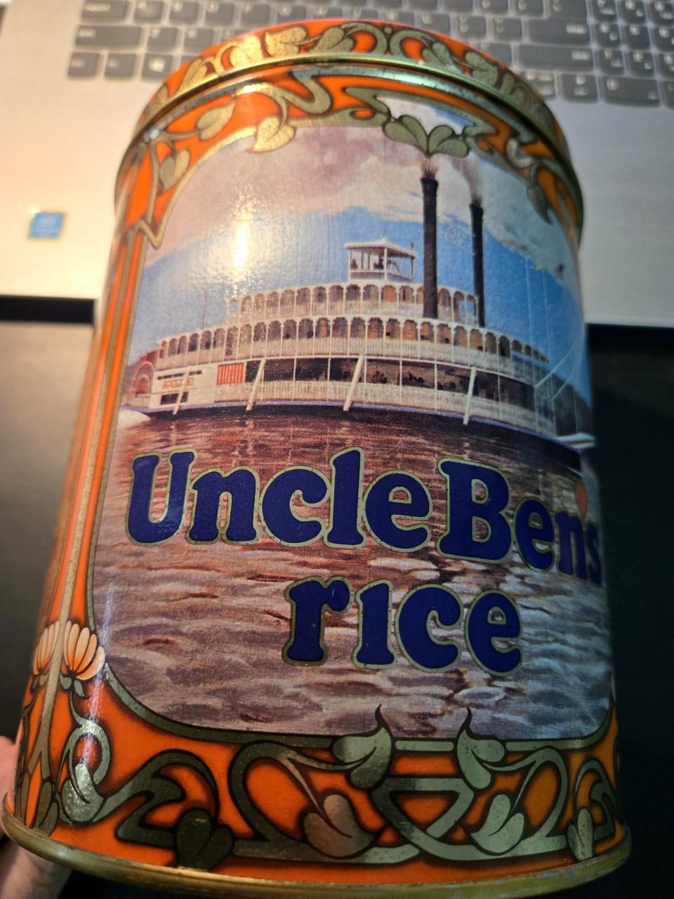 Vintage cilindrisch blik van Uncle Ben's Rice