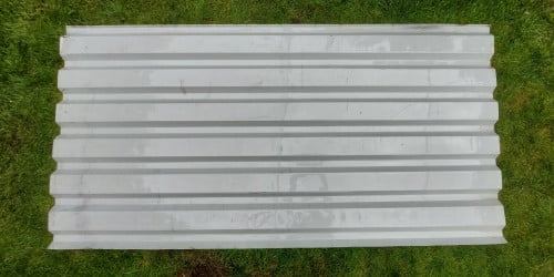 1 Stalen Golf plaat 176 x 110 cm.+ 1 Stalen Damwand profiel plaat 215 x 107